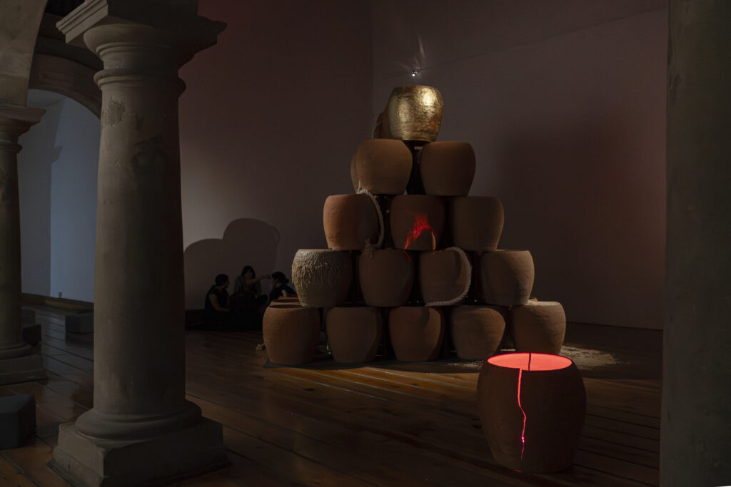 TUMBA', Laboratorio Arte Alameda, 2025. Cortesía de lxs artistas y Fundación op.cit. Fotografía por Priscila Victoria.